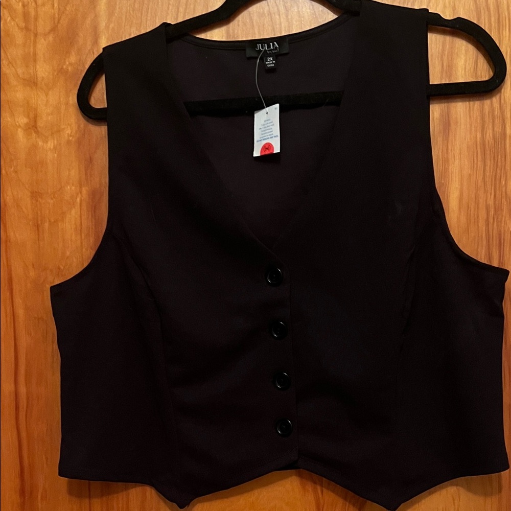 Julia Black Buttoned Women's Top 2XL fits like an Xl